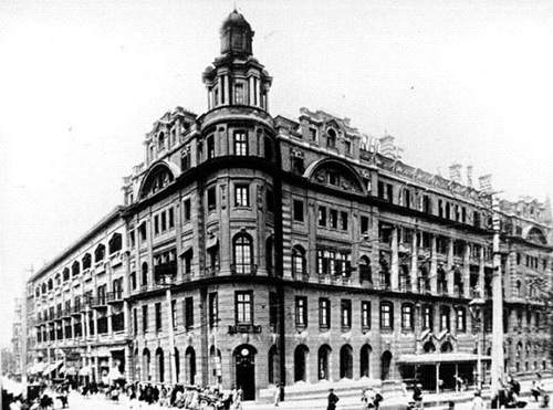 1907年建第二代礼查饭店（现名浦江饭店）